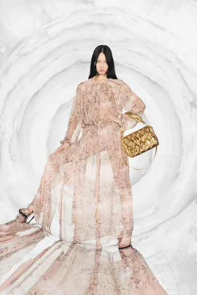 Look 27